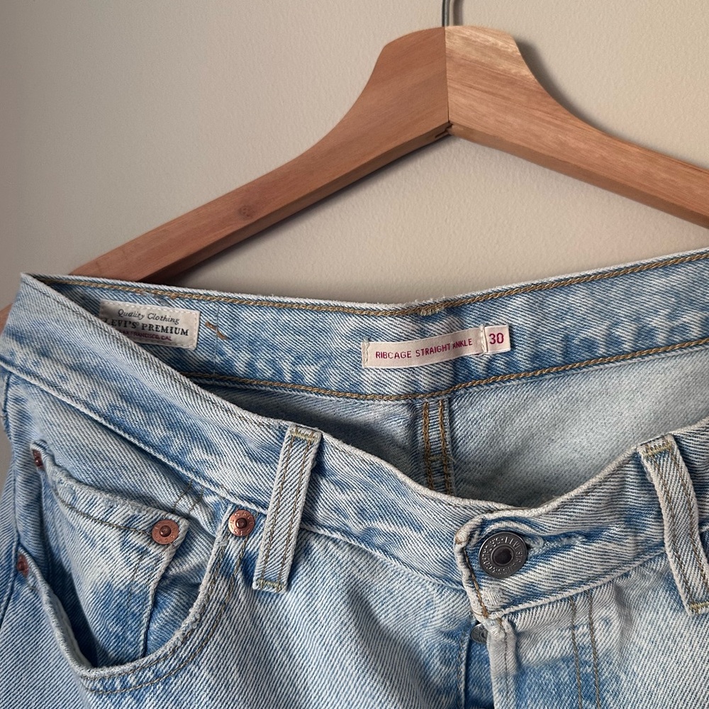 levi jeans